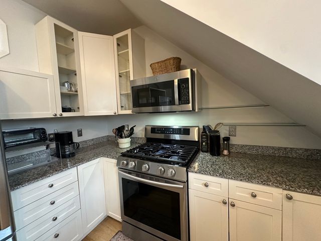36 Upton 2, Boston, MA 02118