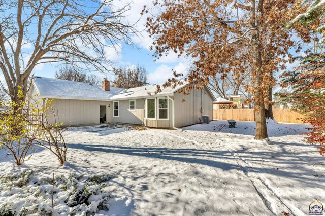 5824 SW 28th TER, Topeka, KS 66614