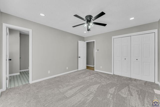 5824 SW 28th TER, Topeka, KS 66614