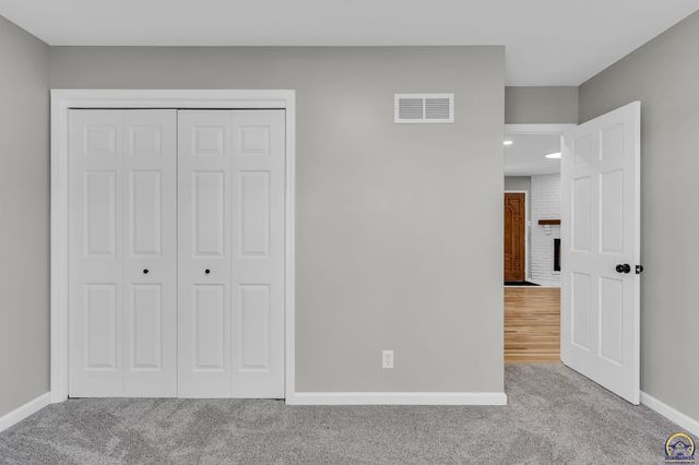 5824 SW 28th TER, Topeka, KS 66614