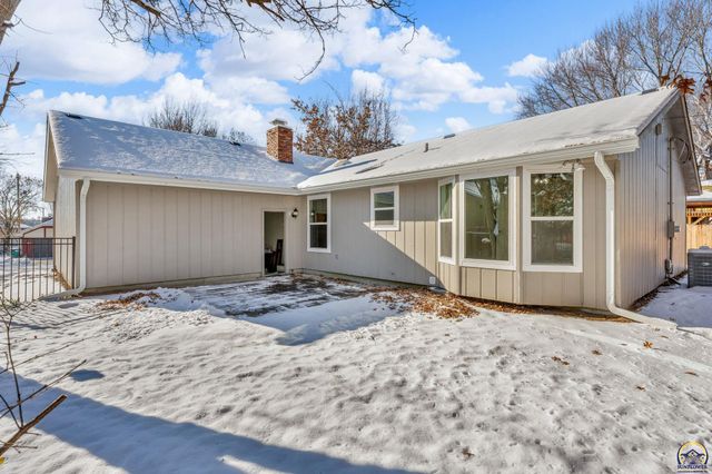 5824 SW 28th TER, Topeka, KS 66614