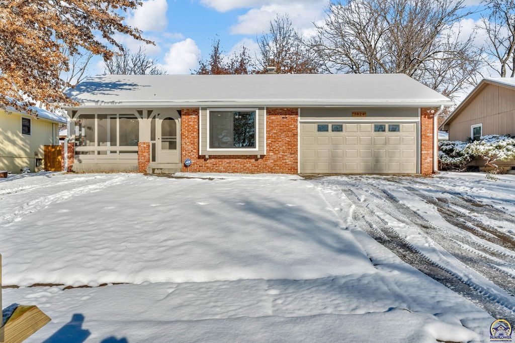 5824 SW 28th TER, Topeka, KS 66614