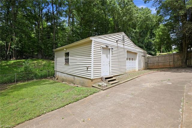 2273 Willow Bend Drive, Kernersville, NC 27284