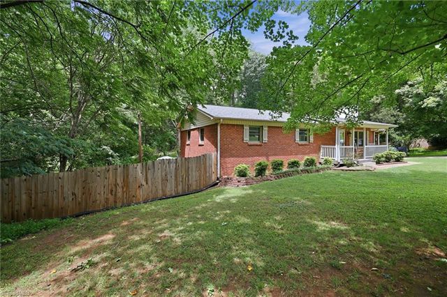 2273 Willow Bend Drive, Kernersville, NC 27284