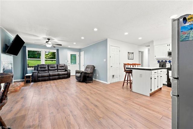 2273 Willow Bend Drive, Kernersville, NC 27284