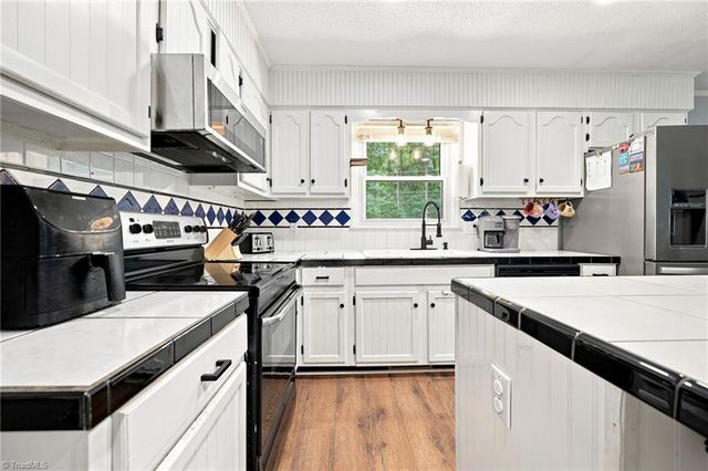 2273 Willow Bend Drive, Kernersville, NC 27284