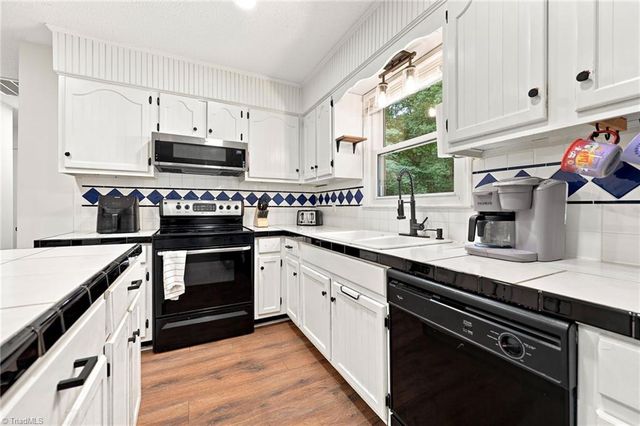 2273 Willow Bend Drive, Kernersville, NC 27284