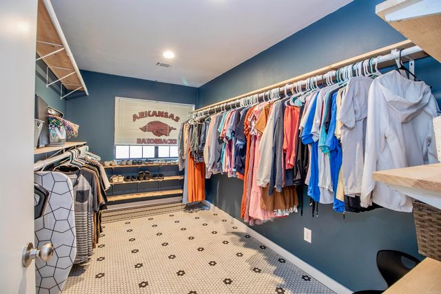 1617 Deerfield Rd, Benton, AR 72019