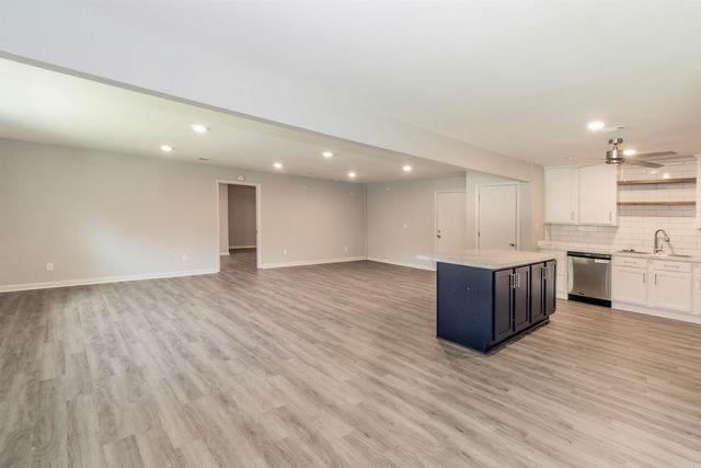 1617 Deerfield Rd, Benton, AR 72019