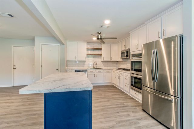 1617 Deerfield Rd, Benton, AR 72019