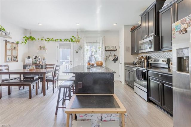 1709 Foremast LOOP, Chesapeake, VA 23323