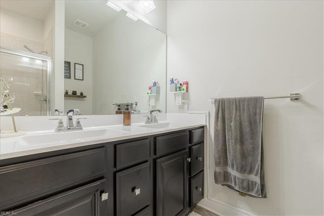 1709 Foremast LOOP, Chesapeake, VA 23323