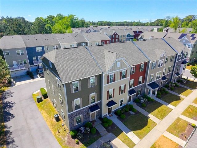 1709 Foremast LOOP, Chesapeake, VA 23323