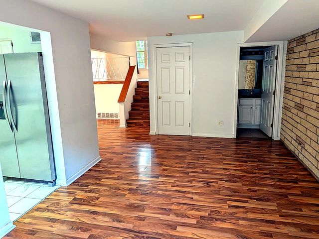 386 Dover Drive 386, Des Plaines, IL 60018