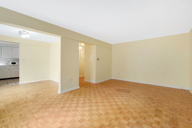 5220 Oakton Street 103, Skokie, IL 60077