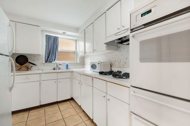 5220 Oakton Street 103, Skokie, IL 60077
