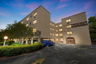 5220 Oakton Street 103, Skokie, IL 60077
