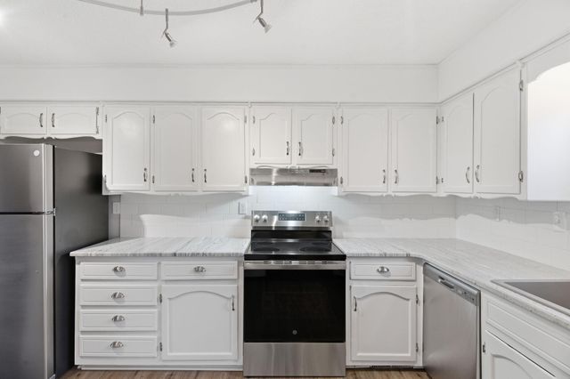 885 Knox Avenue 5, Hollister, MO 65672