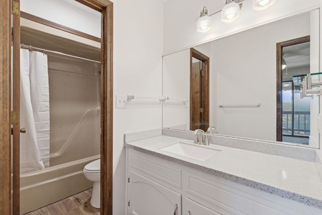 885 Knox Avenue 5, Hollister, MO 65672