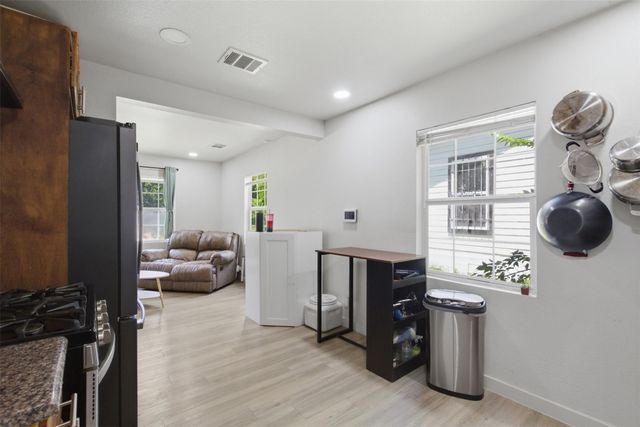 4410 S Ewing Avenue, Dallas, TX 75216