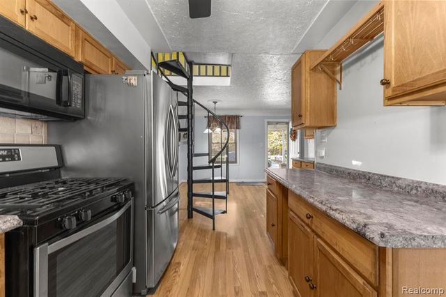 5101 Clippert Street, Dearborn Heights, MI 48125