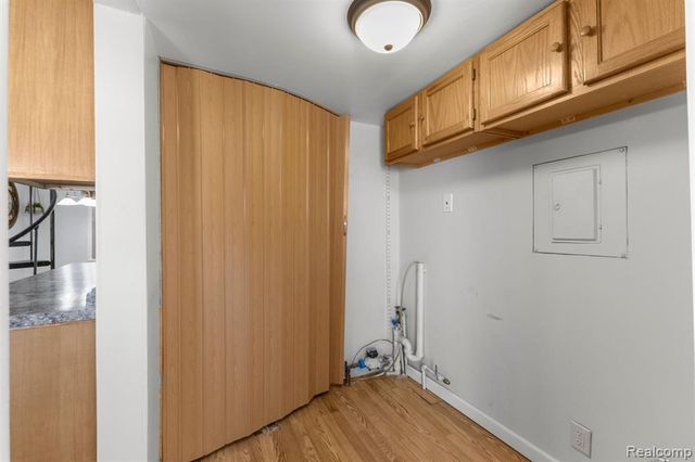 5101 Clippert Street, Dearborn Heights, MI 48125