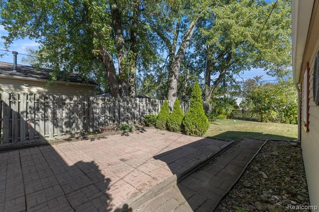 5101 Clippert Street, Dearborn Heights, MI 48125