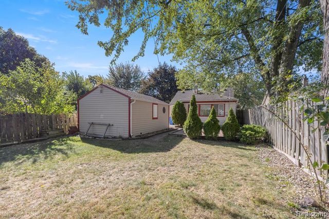 5101 Clippert Street, Dearborn Heights, MI 48125