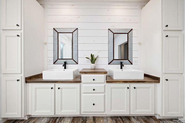 2301 Wegner B, New Braunfels, TX 78132