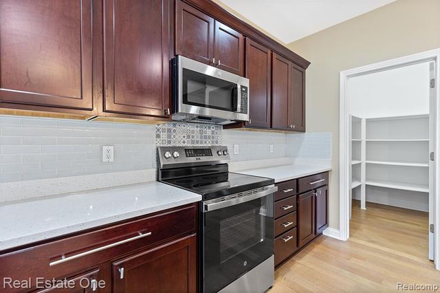 68 Biltmore Drive, Troy, MI 48084