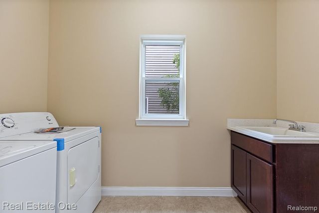 68 Biltmore Drive, Troy, MI 48084