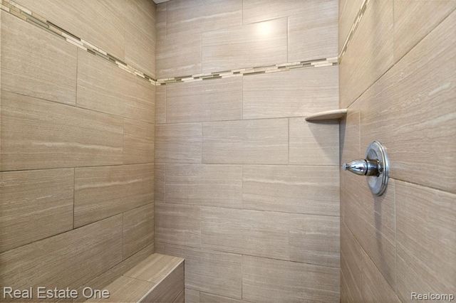 68 Biltmore Drive, Troy, MI 48084