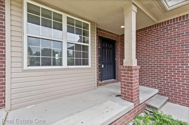 68 Biltmore Drive, Troy, MI 48084