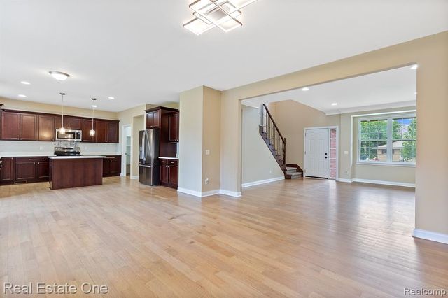 68 Biltmore Drive, Troy, MI 48084