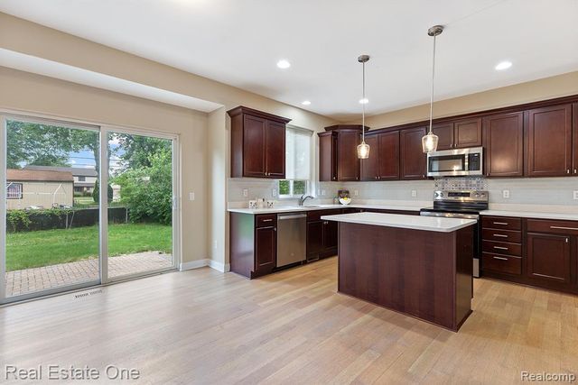 68 Biltmore Drive, Troy, MI 48084