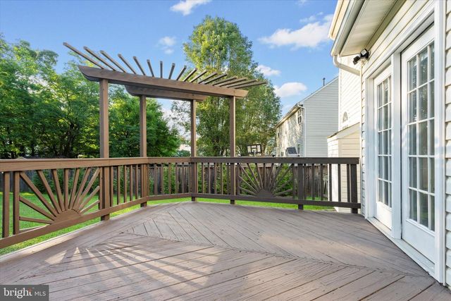 2230 COMMUNITY DR, Waldorf, MD 20601