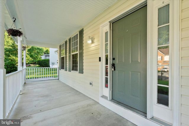 2230 COMMUNITY DR, Waldorf, MD 20601