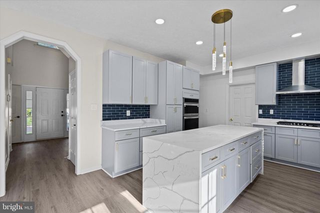 2230 COMMUNITY DR, Waldorf, MD 20601