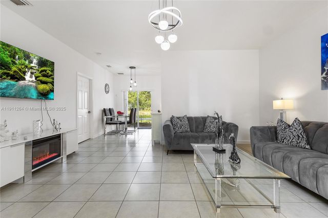 2741 NE 4th St 103, Homestead, FL 33033