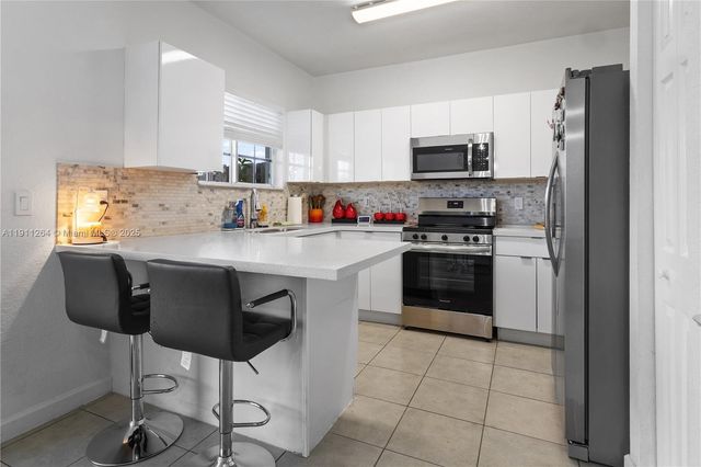 2741 NE 4th St 103, Homestead, FL 33033