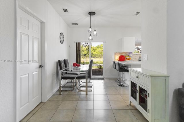 2741 NE 4th St 103, Homestead, FL 33033