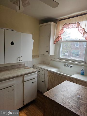 7266 SPRUCE ST, Upper Darby, PA 19082