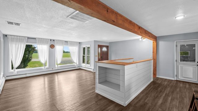 10009 Wolf Road, Geneseo, IL 61254