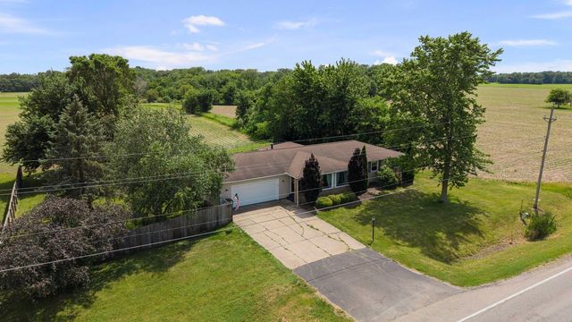 10009 Wolf Road, Geneseo, IL 61254