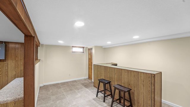 10009 Wolf Road, Geneseo, IL 61254