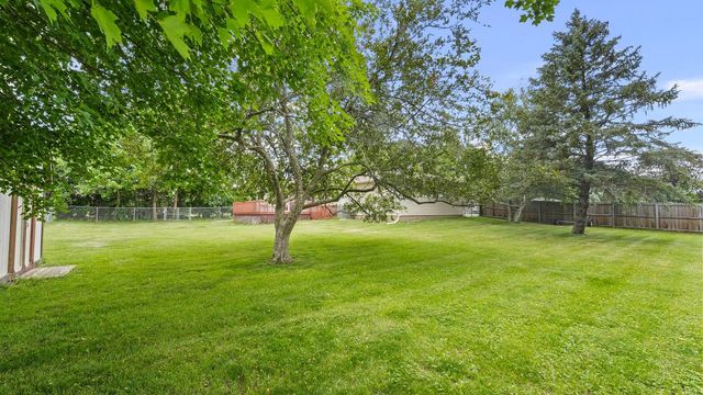 10009 Wolf Road, Geneseo, IL 61254