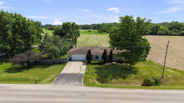 10009 Wolf Road, Geneseo, IL 61254