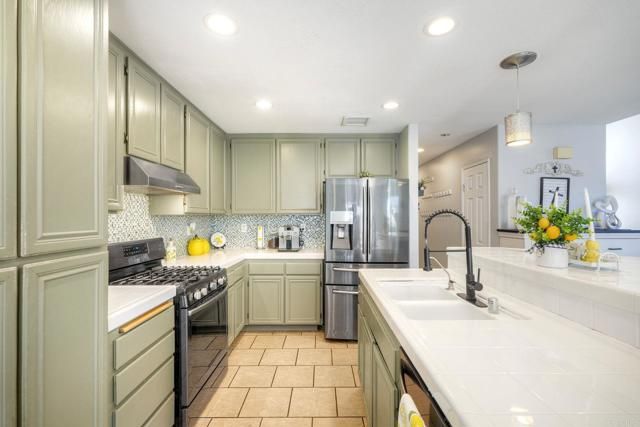 8834 Tobira Drive, Escondido, CA 92026