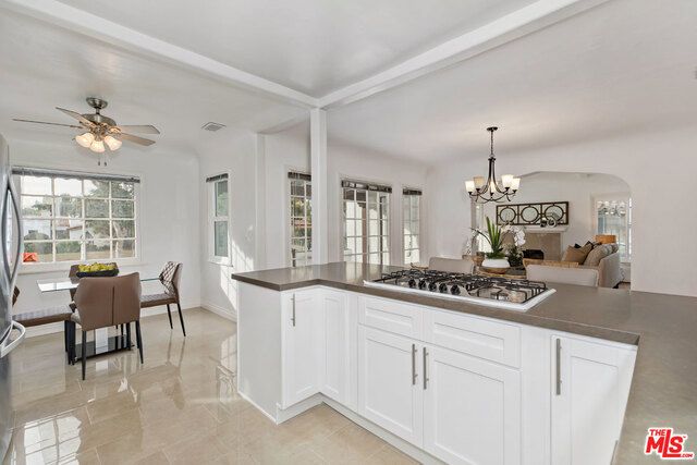 1522 S Point View Street, Los Angeles, CA 90035
