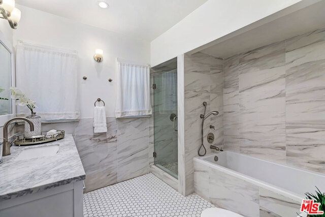1522 S Point View Street, Los Angeles, CA 90035